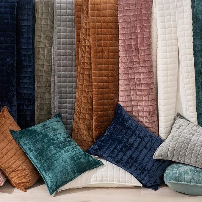 RECYCO Luxury Velvet Quilt Set Full Queen Size Bedding Sets, Ultra Soft Velvet Comforter Set, Lightweight Oversized Bedspread Quilted Coverlet for All Season, with 2 Pillow Shams, Rusty Burnt Orange