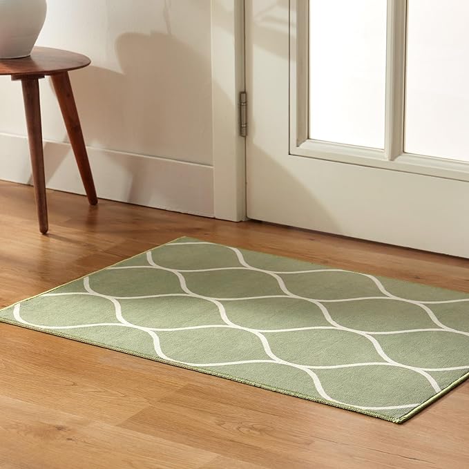 Amazon Basics Thin Indoor Area Rug, Geometric Printed Washable Home Decor Carpet for Living Room Bedroom, 2' W × 3' L, Green Geometric