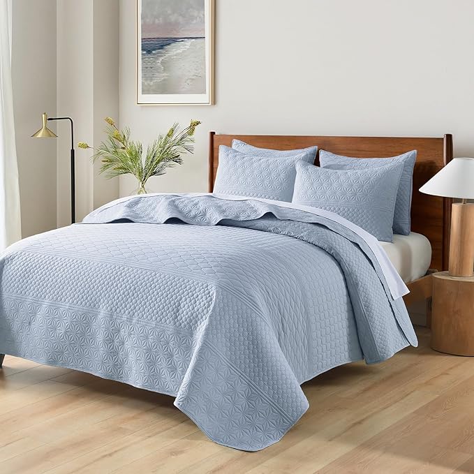 HORIMOTE HOME Light Blue Queen Size Quilt Set - Soft Microfiber Bedspread with 2 Shams, Lightweight & All-Season Geometric Coverlet for Cozy Bedding