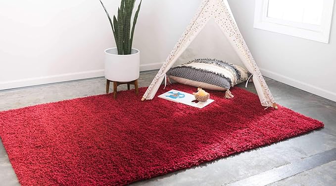 Unique Loom Solid Shag Collection Area Rug (7' 1" x 10' Rectangle, Cherry Red)