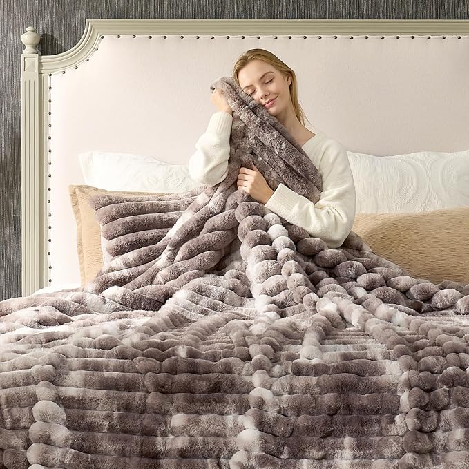 Cozy Bliss Faux Fur Throw Blanket for Couch, Cozy Warm Plush Striped Blanket for Sofa Bedroom Living Room, 50 * 60 Inches Tie-dye Grey