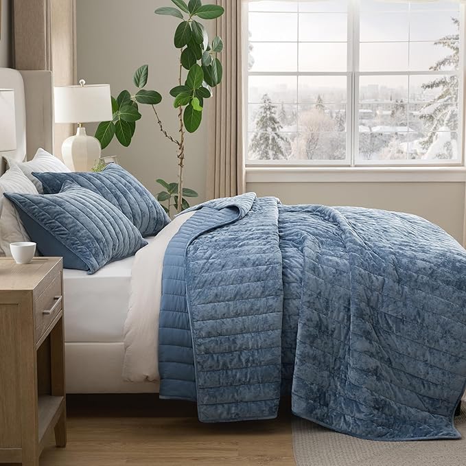 Bedsure Velvet Quilt King Size Set - 108"x96" Lightweight Velvet Comforter King, Oversized Luxury Bedspread Coverlet, Ultra-Soft Winter Bedding Set with 2 Pillow Shams, Blue