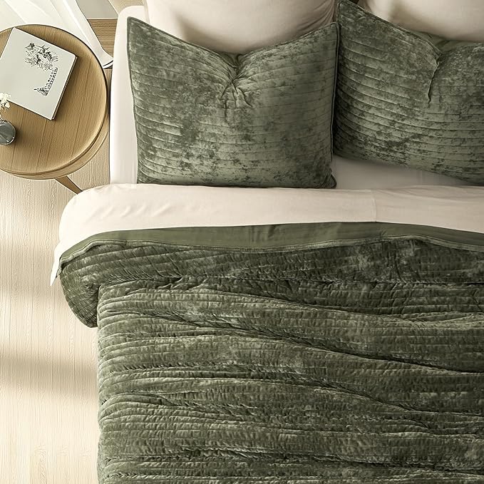 EVERGRACE Velvet Quilt Set California King 118'' x 106'', Luxurious Soft Striped Channel Bedding Set, Lightweight Velvet Comforter for All Season, Oversized Bedspread Coverlet w/ 2 Shams, Olive Green