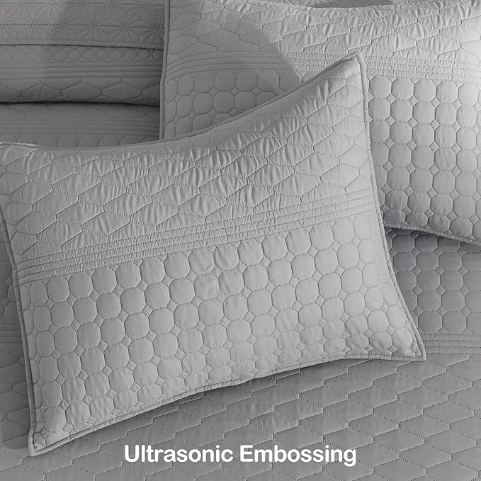 HORIMOTE HOME Grey Queen Size Quilt Set - Soft Microfiber Bedspread with 2 Shams, Lightweight & All-Season Geometric Coverlet for Cozy Bedding
