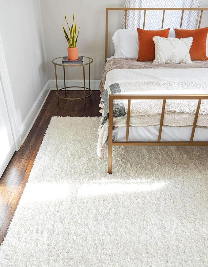 Unique Loom Solid Shag Collection Area Rug (3' 3" x 5' 3" Rectangle, Snow White)