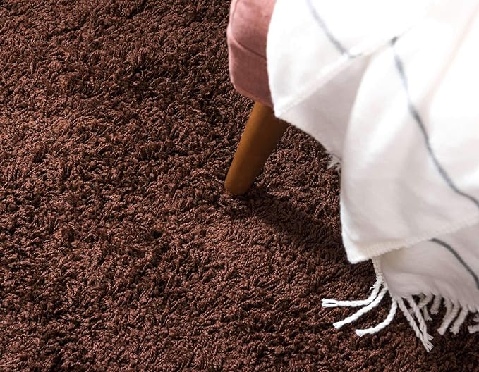 Unique Loom Solid Shag Collection Area Rug (7' 1" x 10' Rectangle, Chocolate Brown)