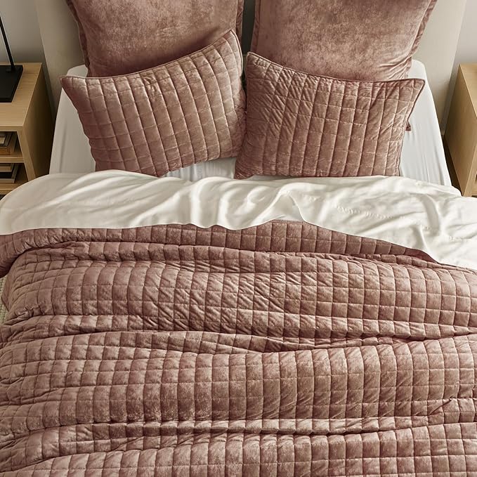 RECYCO Luxury Velvet Quilt Queen Size Bedding Set, Ultra Soft Velvet Comforter Set, Lightweight Quilted Channel Box Stitch Oversized Bedspread Coverlet for All Season, with 2 Shams, Terracotta Clay