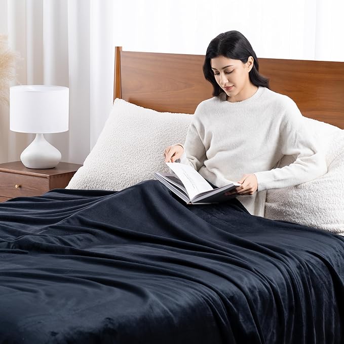 Luxury Fleece Warm Blanket, Soft Lightweight Velvety Plush Blanket for Sofa and Bed, Cozy Comfy for All Seasons(Black, 70×90 Inches)