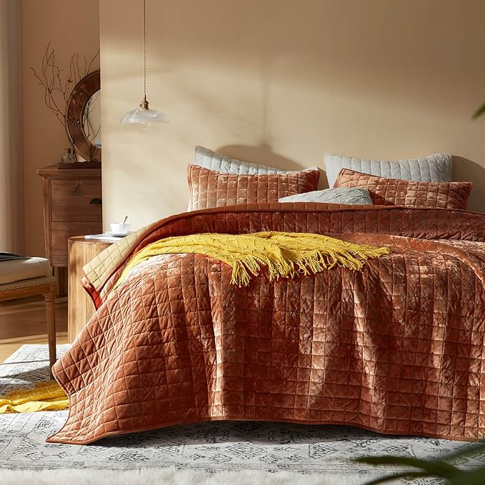 LEAONME Velvet Quilt King Size-98''x106'', Lightweight Burnt Orange Velvet Comforter Set with 2 Pillow Shams, Soft Bedspread Coverlet Quilted Bedding Set for All Season