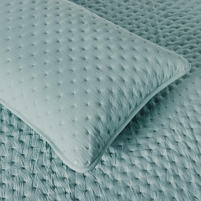 Amazon Basics Brushed Microfiber Quilt Set, Extra Soft with Natural Texture, 2-Piece,Twin/Twin XL, Blue