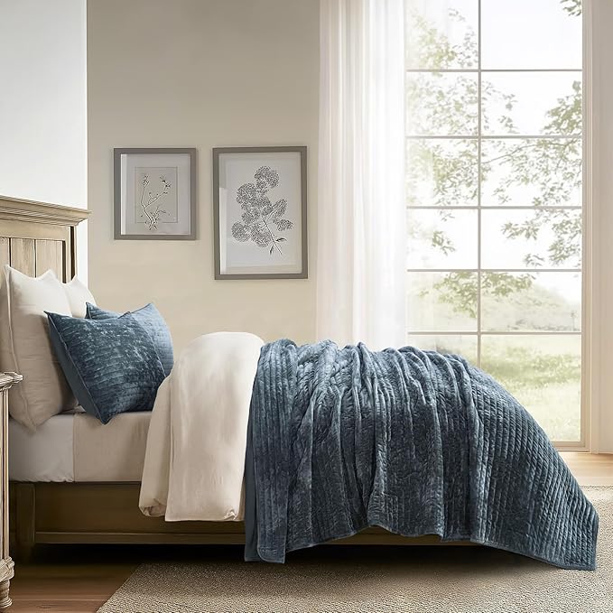 EVERGRACE Velvet Quilt Set Queen Size, Luxurious Soft Striped Channel Bedding Set, Lightweight Velvet Comforter for All Season, Oversized Bedspread Coverlet with 2 Matching Shams, Stormy Blue
