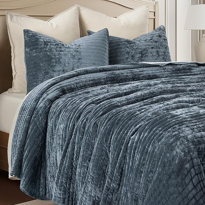 EVERGRACE Velvet Quilt Set Queen Size, Luxurious Soft Striped Channel Bedding Set, Lightweight Velvet Comforter for All Season, Oversized Bedspread Coverlet with 2 Matching Shams, Stormy Blue