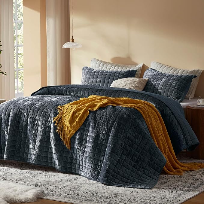 LEAONME Velvet Quilt Full/Queen Size-90''x98'', Lightweight Navy Blue Velvet Comforter Set with 2 Pillow Shams, Soft Bedspread Coverlet Quilted Bedding Set for All Season