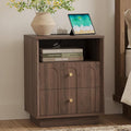 Nightstand with Charging Station, Mid Century Modern Nightstand with Arched Design, Minimalist End Table with Wood Grain Texture, Bedside Table for Bedroom Living Room Sofa Office, Walnut
