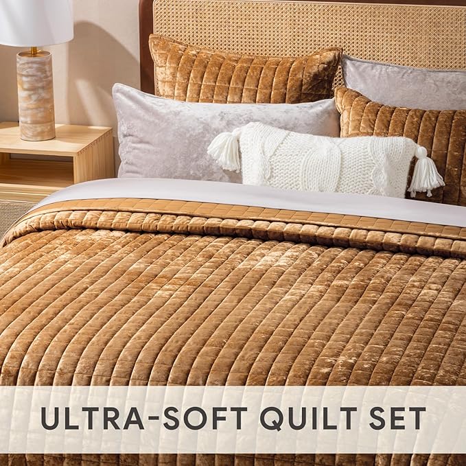 RECYCO Luxury Velvet Quilt Set Full Queen Size Bedding Sets, Ultra Soft Velvet Comforter Set, Lightweight Channel Box Stitch Oversized Bedspread Coverlet for All Season, with 2 Shams, Caramel Gold