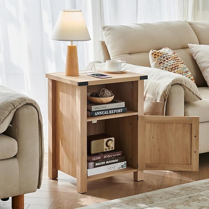 Joaxswe Boho Fluted Nightstand for Bedroom, 18" Rustic Night Stand with Charging Station & USB Port, Modern Accent Bedside Tables with Open Storage Shelf & Door, Wood End Table for Home, Natural Oak