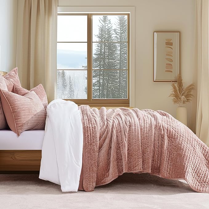 EVERGRACE Velvet Quilt Set Queen Size, Luxurious Soft Striped Channel Bedding Set, Lightweight Velvet Comforter for All Season, Oversized Bedspread Coverlet with 2 Matching Shams, Pink Clay