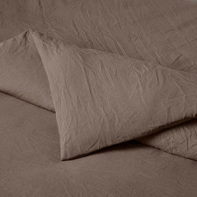 Amazon Basics Brushed Microfiber Comforter Set, Extra Soft with Natural Texture, 3-Piece, Queen/Full, Brown