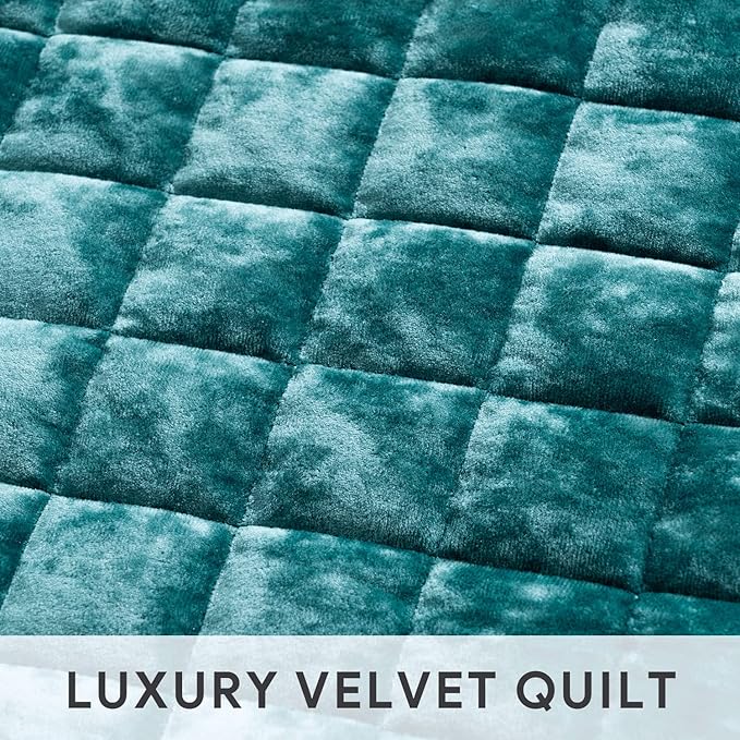 RECYCO Luxury Velvet Quilt Set King Size, Lightweight Velvet Comforter Set, Oversized Bedspread Coverlet Quilted Bedding Set, with 2 Matching Pillow Shams, for All Season, Teal