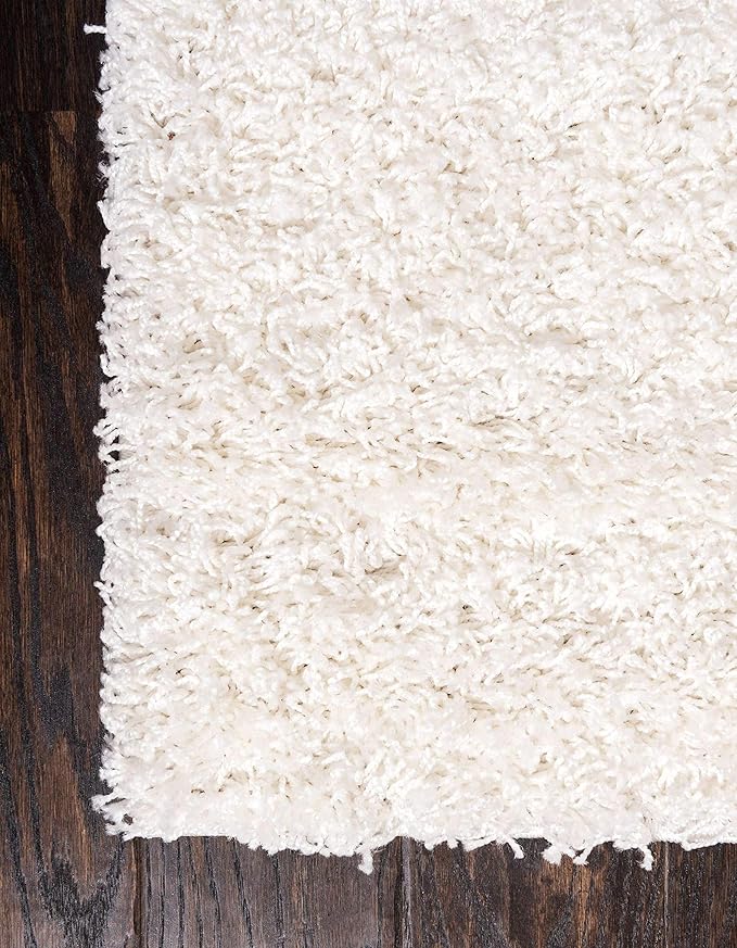 Unique Loom Solid Shag Collection Area Rug (2' 2" x 3' 1" Rectangle Snow White)