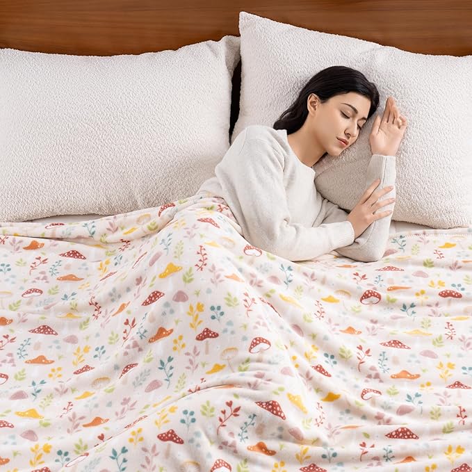 Luxury Printed Fleece Warm Blanket, Soft Lightweight Velvety Plush Throw for Couch and Bed, Cozy Comfy for All Seasons(Cream Various Mushrooms, 108×90 Inches)