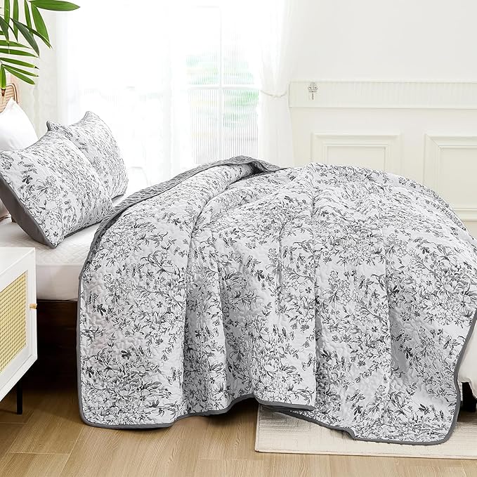 WONGS BEDDING Quilt Queen Size, Grey Quilt Bedding Set with 2 Pillowcases, Botanical Quilt for Queen Bed, Soft Microfiber Lightweight Coverlet Bedspread for All Season (96"×90", 3 Pieces)