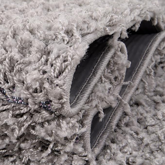 Unique Loom Solid Shag Collection Area Rug (5' 1" x 8' Oval, Cloud Gray)