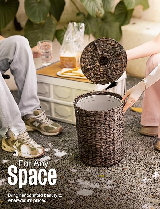 4 Gallons Wicker Waste Basket - Water Hyacinth Bathroom Trash Can - Garbage Can with Lid Boho Style - Wicker Trash Can with Lid for Bedroom, Kitchen - Removable Liner (Black Color)