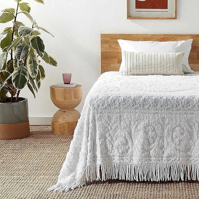 Beatrice Home Fashions Medallion Chenille Bedspread, Queen, White