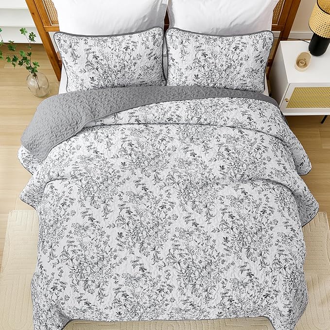 WONGS BEDDING Quilt Queen Size, Grey Quilt Bedding Set with 2 Pillowcases, Botanical Quilt for Queen Bed, Soft Microfiber Lightweight Coverlet Bedspread for All Season (96"×90", 3 Pieces)