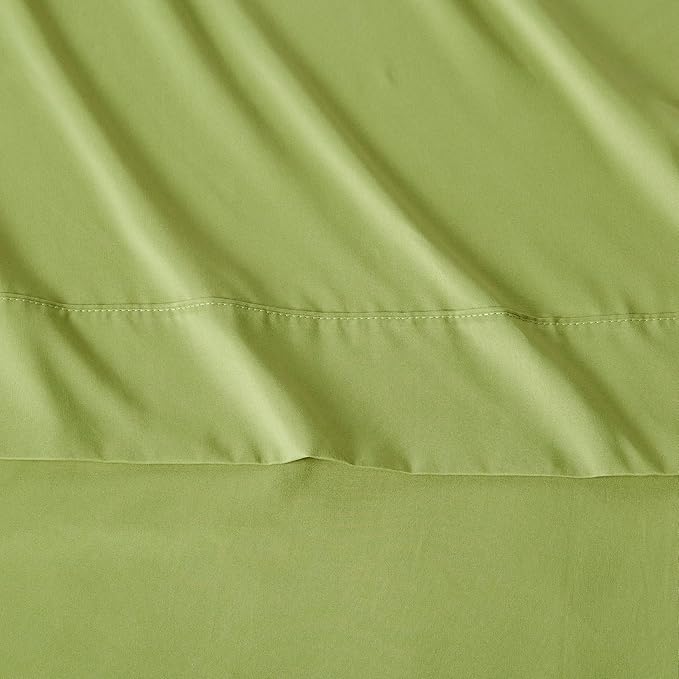 Amazon Basics Lightweight Microfiber 4-Piece Bed Sheet Set, Oliver Light, Solid, Full