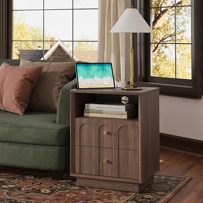 Nightstand Set of 2 with Charging Station, Mid Century Modern Nightstand with Arched Design,Minimalist End Table with Wood Grain Texture, Bedside Table for Bedroom Living Room, Walnut