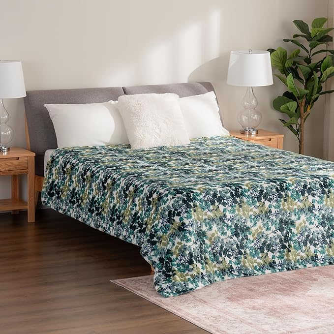 Berkshire Blanket-Classic Heavyweight Warm Soft Printed VelvetLoft® Plush Blanket, King Size Soft Fuzzy Blanket for Couch Sofa Bed, Floral Green, 90in x 108in