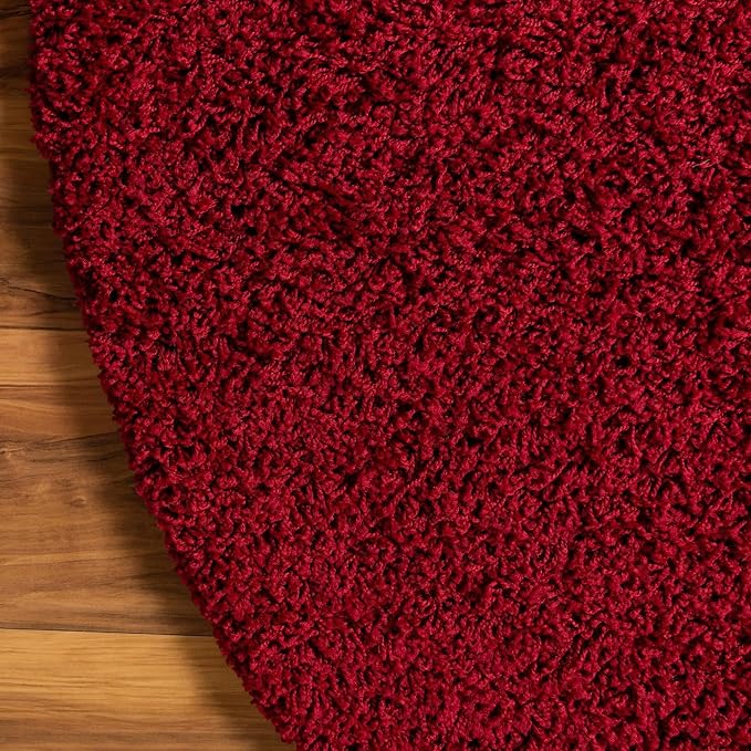 Unique Loom Solid Shag Collection Area Rug (6' 1" Round, Cherry Red)
