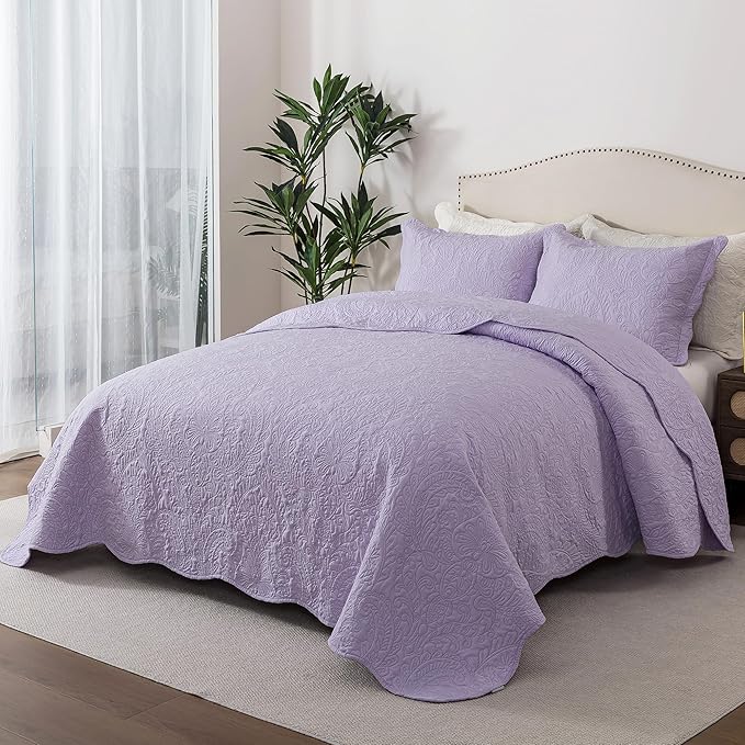 HoneiLife Queen Quilt Bedding Set - Microfiber Quilt Sets for Queen Bed, 3-Piece Lightweight Bedspreads,Reversible Coverlets Rustic Bedlinen Sets, Floral Bedding Set All Season Quilts-Light Purple