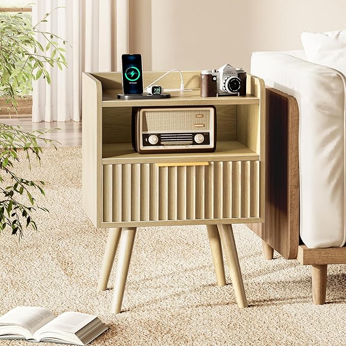 Huuger Nightstand with Charging Station, USB-C Port, Fluted Night Stand with Drawer, Bed Side Table with Solid Wood Feet, Open Storage, End Table with Raised Edge, for Bedroom, Natural