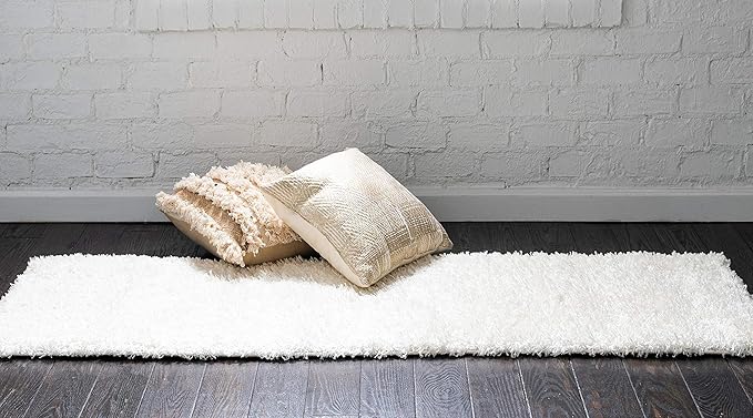 Unique Loom Solid Shag Collection Area Rug (2' 2" x 6' 7" Runner, Snow White)