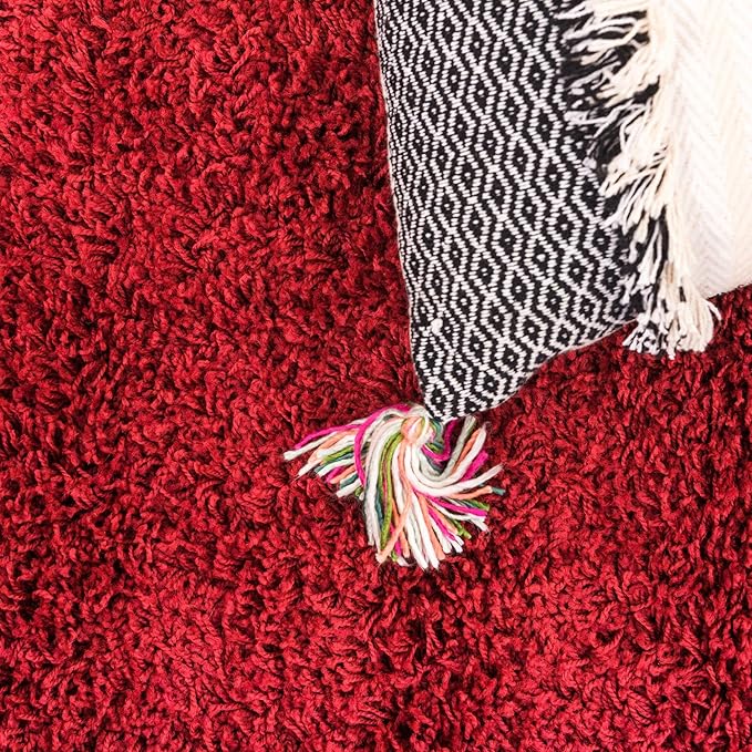 Unique Loom Solid Shag Collection Area Rug (3' 3" Round, Cherry Red)