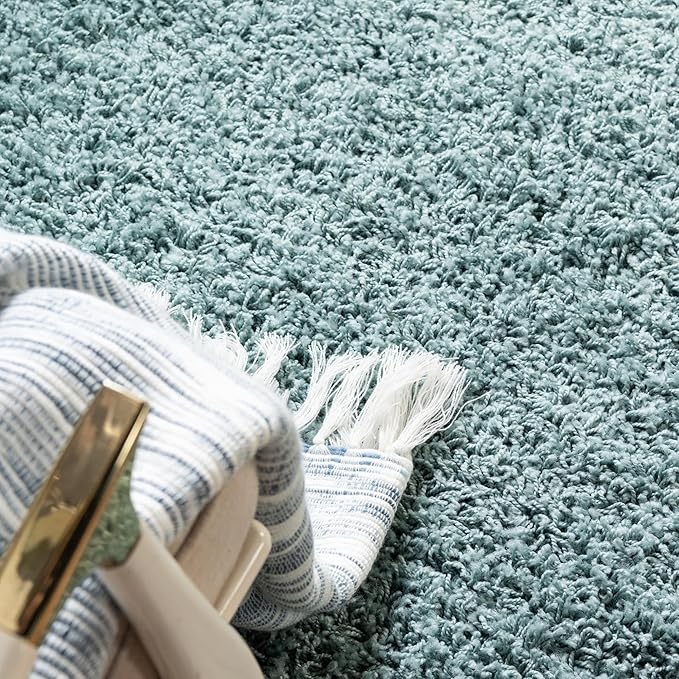 Unique Loom Solid Shag Collection Area Rug (5' 1" x 8' Oval, Light Slate Blue)