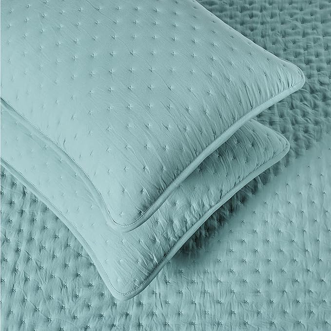 Amazon Basics Brushed Microfiber Quilt Set, Extra Soft with Natural Texture, 3-Piece,Queen/Full, Blue