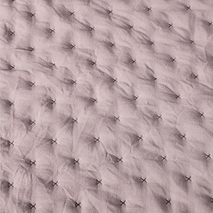 Amazon Basics Brushed Microfiber Quilt Set, Extra Soft with Natural Texture, 2-Piece,Twin/Twin XL, Purple