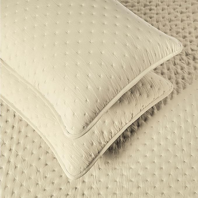 Amazon Basics Brushed Microfiber Quilt Set, Extra Soft with Natural Texture, 3-Piece,Queen/Full, Beige