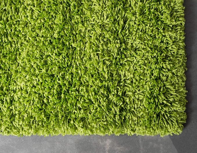 Unique Loom Solid Shag Collection Area Rug (2' 6" x 19' 8" Runner, Grass Green)