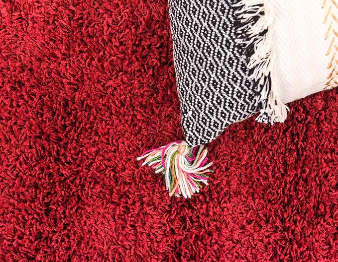 Unique Loom Solid Shag Collection Area Rug (3' 3" x 5' 3" Rectangle, Cherry Red)