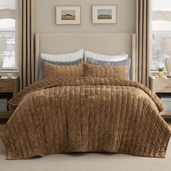 Bedsure Velvet Quilt King Size Set - 108"x96" Lightweight Velvet Comforter King, Oversized Luxury Bedspread Coverlet, Ultra-Soft Winter Bedding Set with 2 Pillow Shams, Caramel Gold
