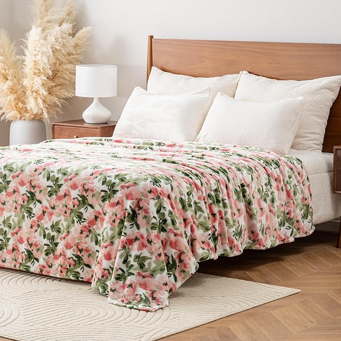 Luxury Printed Fleece Warm Blanket, Soft Lightweight Velvety Plush Throw for Couch and Bed, Cozy Comfy for All Seasons(Ivory Pink Flowers, 108×90 Inches)