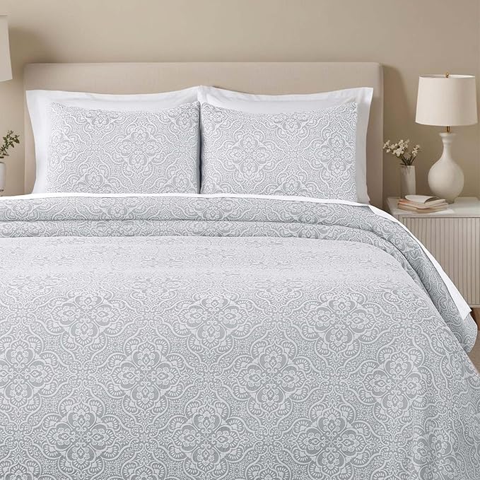 Superior 3 Piece Bedspread Set, Home Bed Decor, Decorative Bed Spread, 2 Pillow Shams, Medium Weight Blanket, Floral Matelasse Coverlet, Bedding Essentials, Enzy Collection, Queen, Silver