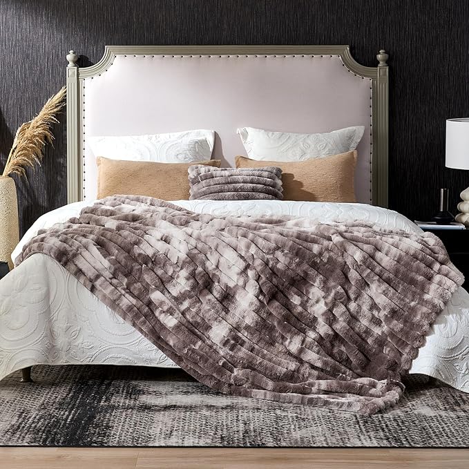 Cozy Bliss Faux Fur Throw Blanket for Couch, Cozy Warm Plush Striped Blanket for Sofa Bedroom Living Room, 50 * 60 Inches Tie-dye Grey