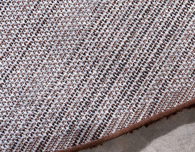 Unique Loom Solid Shag Collection Area Rug (6' 1" Round, Chocolate Brown)