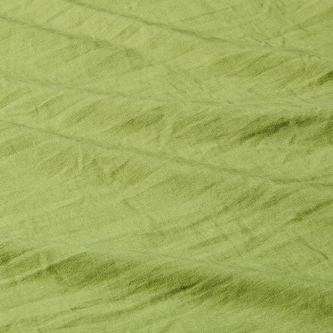 Amazon Basics Brushed Microfiber Comforter Set, Extra Soft with Natural Texture, 2-Piece, Twin/Twin XL, Green